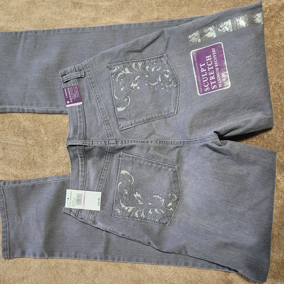 Nwt Gloria Vanderbilt Women's Straight Leg Jeans in Gray - Picture 7 of 12